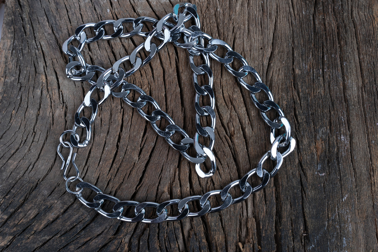 Bold Grid Chain in Men's Accessories