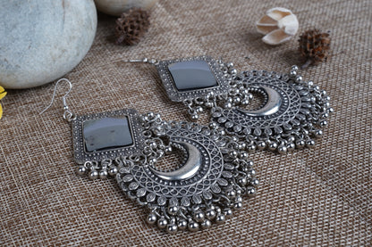 Crescent-Shaped Whisper Earrings for Women